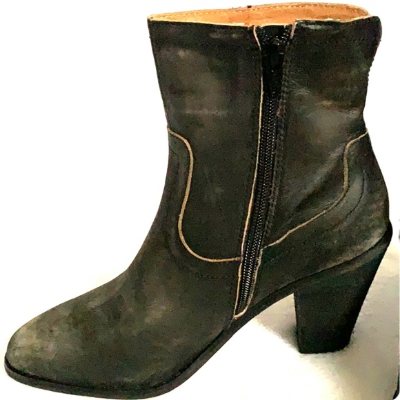 Corso Como Women's Black Leather Booties - Picture 4 of 5